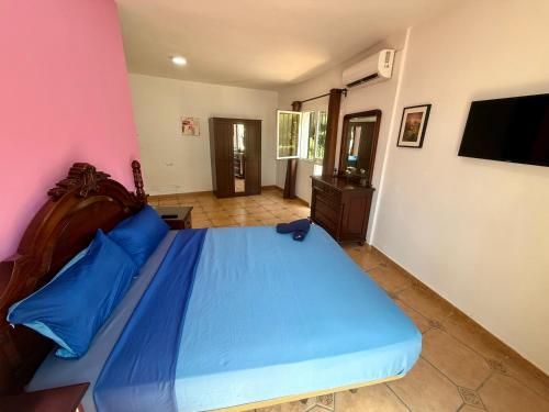 Casa de 5 Dormitorios Cerca de la Playa en Marbella Elviria photo 11