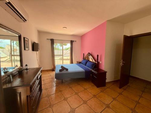 Casa de 5 Dormitorios Cerca de la Playa en Marbella Elviria photo 12