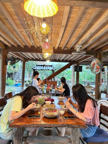 Jídlo v ubytování v soukromí nebo okolí