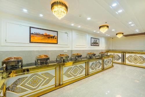 Χώρος καθιστικού στο Hotel Fiora Inn Chandigarh Zirakpur