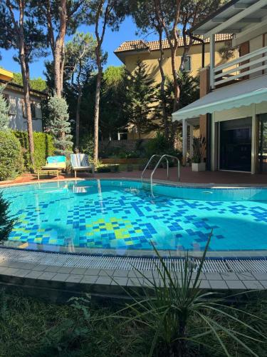 Piscina a Ab Vila 10 o a prop
