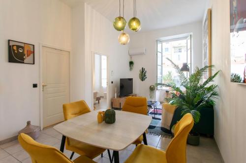 #56 Staywizus - 2P Massena Central close promenade, Old Town, AC