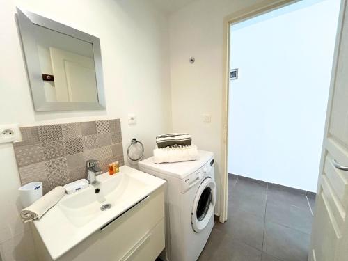 Ένα μπάνιο στο Charming apartment with view - 2 bedrooms