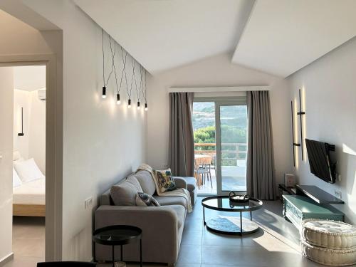Μια τηλεόραση ή/και κέντρο ψυχαγωγίας στο Aura Suites