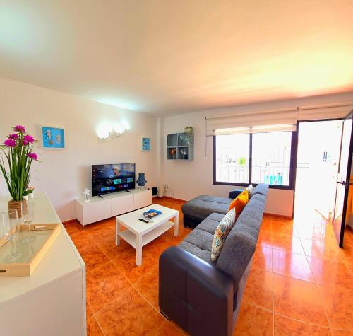 Apartment Lidia 2 front line beach, one bed