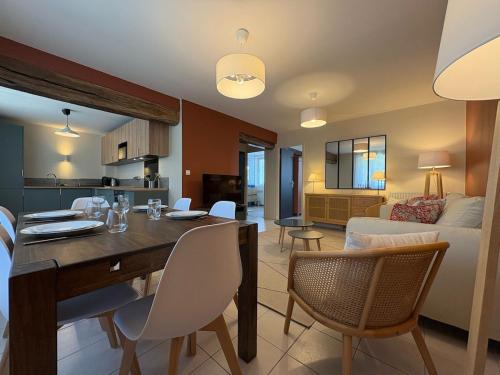 Η κουζίνα ή μικρή κουζίνα στο Papyrus - Village Center Apartment 4 Guests