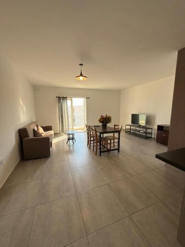Posezení v ubytování 1-Bedroom Apartment in Pietà P12A