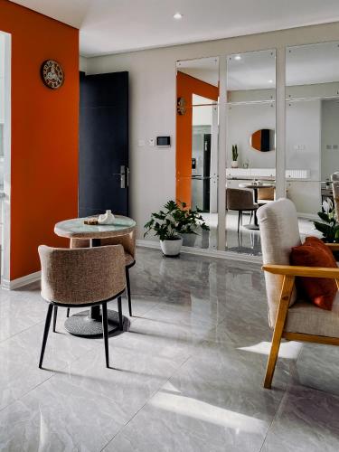 Φωτογραφία από το άλμπουμ του The Luxe Loft Apartments σε Γκαμπορόνε