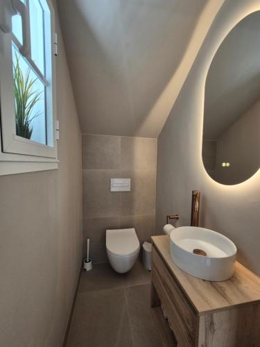 Et badeværelse på Villa Arguineguín