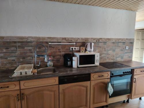 Dapur atau dapur kecil di Rizling apartman Balatonendréd