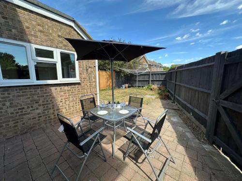 Gallery image of Spacious 4-Bedroom Home - Parking - Garden in White Waltham