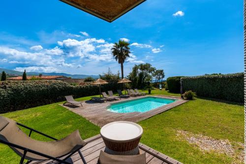Splendide appartement T3 piscine et vue mer