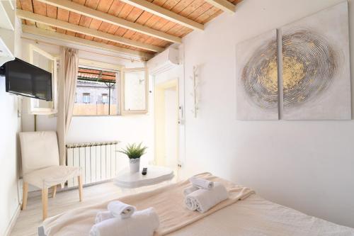 Navona studio with terrace Backpackers