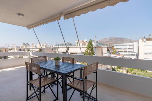 Lightstone 3BR Living in Glyfada by UPSTREET