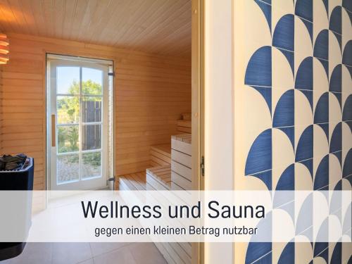 Φωτογραφία από το άλμπουμ του Landloft Linum - Ausgebaute Scheune mit Aussicht, Naturpool, Kamin, Sauna, Luxusausbau, handverlesene MidCentury Möbel & Kunst σε Fehrbellin