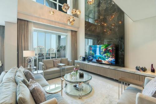 Pearl of the Marina Baywalk Penthouse