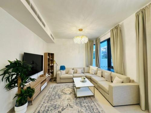 Modern Hassle-Free Living and Fully Furnished