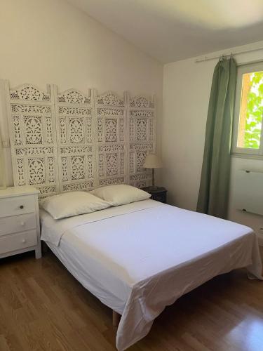 Cama o camas de una habitación en Maison avec jardin privé & pkg dans une pépinière