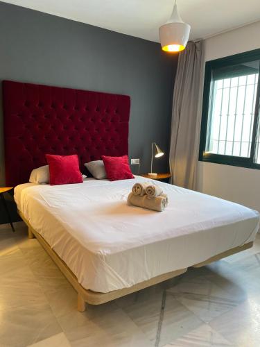 Peaceful 1BR Getaway - Walk to Beach and Train