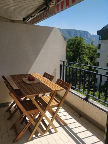 Spacious 2 Bedroom Apartment in Central Geneva