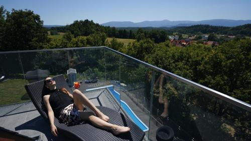 Afbeelding uit fotogalerij van noc house - panorama, basen, ogród, prywatność in Jelenia Góra