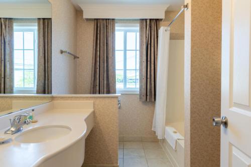 Koupelna v ubytování Ogunquit Hotel and Suites