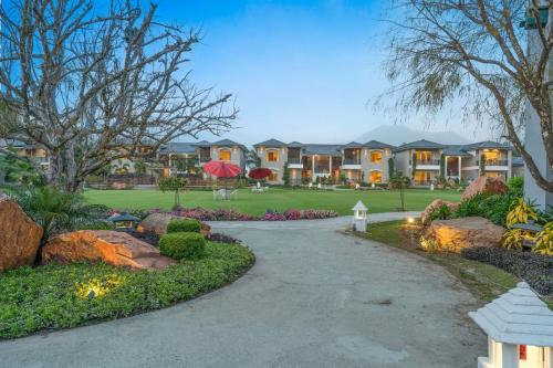 Jardin de l'établissement Excel Hotels & Resorts, Corbett