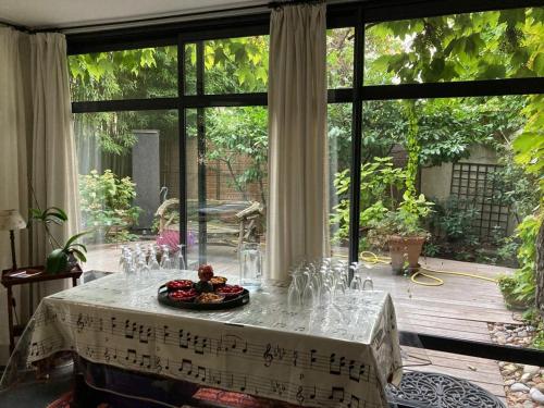 Κήπος έξω από το Garden Studio Les Bambous