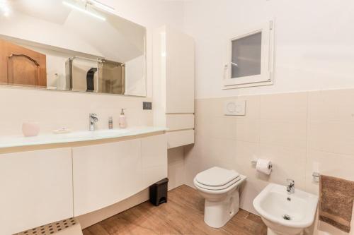 Bilik mandi di 5 beds - 2 minutes from the sea with parking