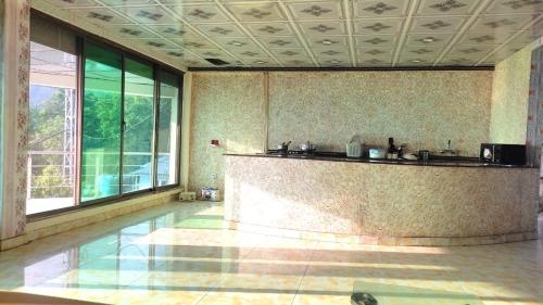 Gallery image of Peaceful Pines 5-Bed Villa in Khaira Gali
