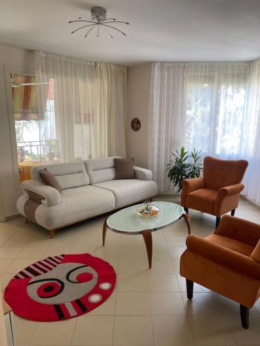 Apartment by the sea Golem Beach