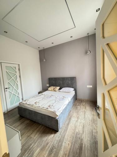En eller flere senger på et rom på Elit Hauses