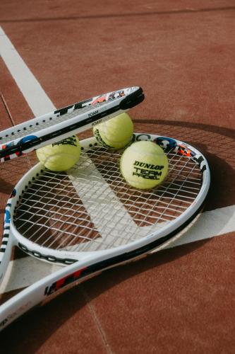 Tenis dan/atau kemudahan skuasy di La Zambra Resort Mijas - Marbella - The Unbound Collection by Hyatt atau berdekatan