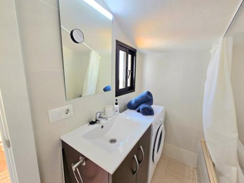 Apartment Lidia 2 front line beach, one bed