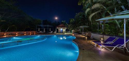 Kolam renang di atau dekat dengan Meadows - 4BHK Private pool Villa, Bangalore