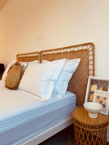 Ένα ή περισσότερα κρεβάτια σε δωμάτιο στο Noa Urban Retreat Apartment