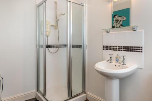 Koupelna v ubytování 3 Bed in Freshwater East oc-t32686