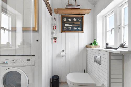 Koupelna v ubytování 8806-Hvide-Sande-Ae-Gammel-Havn-15