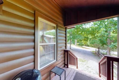The Great Getaway at Cabins in the Cloudsにあるバルコニーまたはテラス