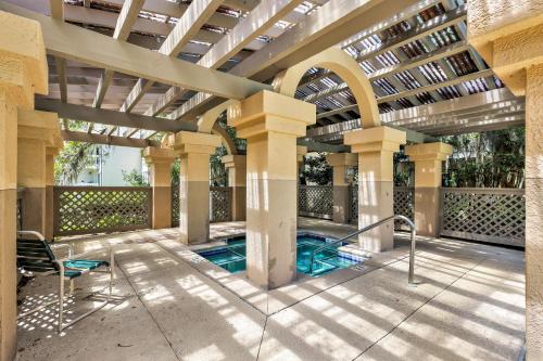 172 Colonnade Club photo 43