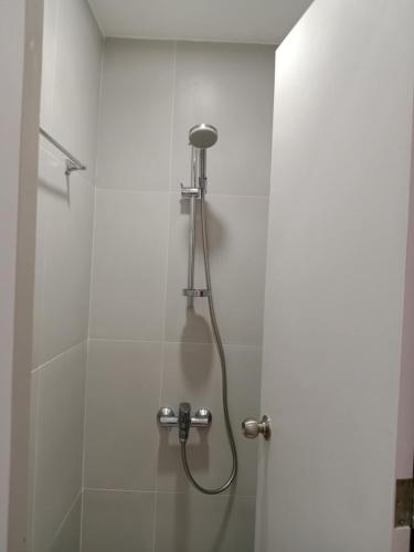 Ένα μπάνιο στο Maribert Studio Unit with free parking