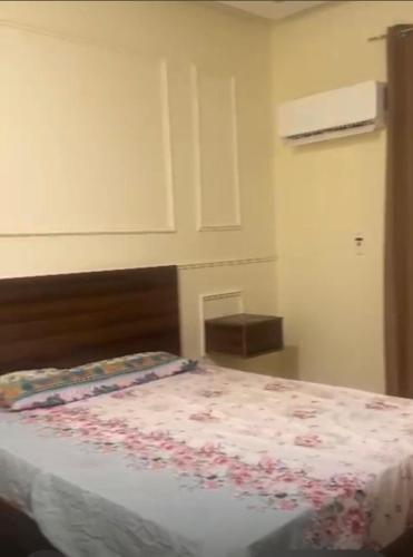 Кровать или кровати в номере Dreamland apartment for luxury lifestyle, close to many universities perfect for students and families