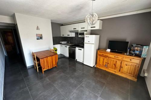 Attractive T2 bis through ideally located