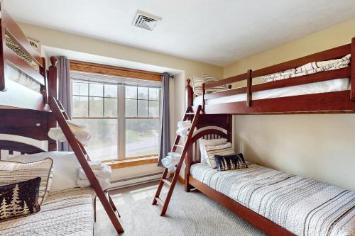 Ένα ή περισσότερα κρεβάτια σε δωμάτιο στο Northridge 181