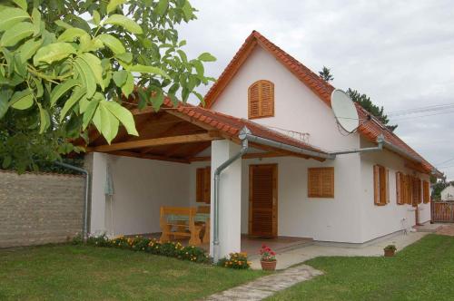 Apartment in Balatonbereny - Balaton 18075