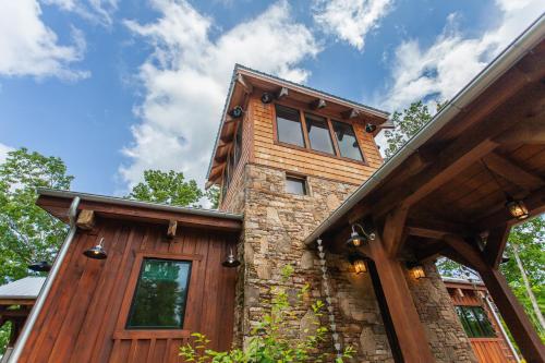 Φωτογραφία από το άλμπουμ του Castle Rock Gorgeous Mountain Cabin, Sleeps 6 σε Bryson City