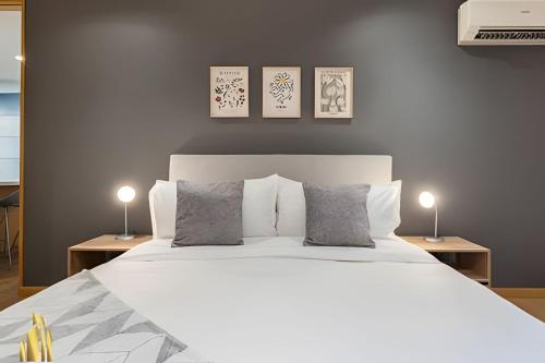 Кровать или кровати в номере Santacoloma 407 Apto tranquilo con vistas verdes. AC