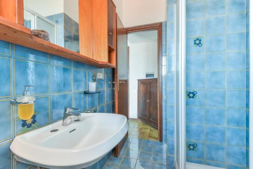 Ένα μπάνιο στο GuestHost - Elba Cozy Apartment