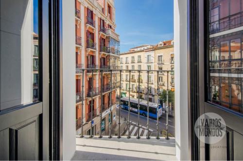 Esencia de Madrid para 7 en Santa Ana 20 E2