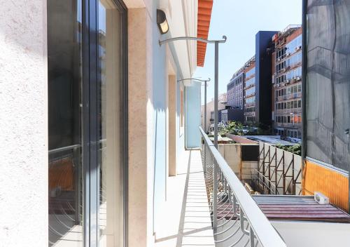 Azzulea Avenida Apartments